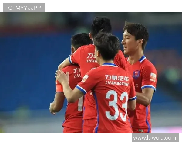 亚眠与卡昂激战正酣双方拼尽全力争夺胜利的精彩战报