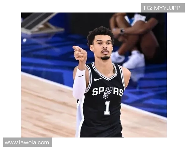 文班亚马法国队首秀狂砍27分横扫意大利引发NBA球探热议