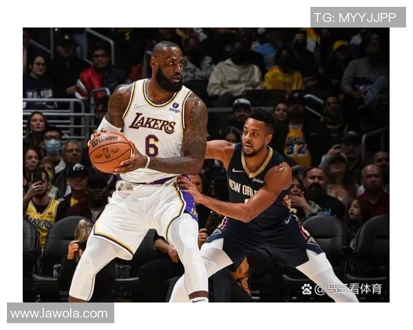 快船与爵士激战正酣NBA圈直播带你全程体验精彩瞬间