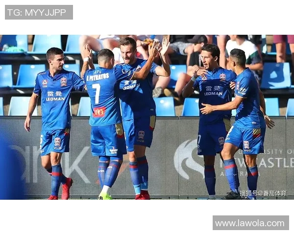 波斯光荣与新城堡的激烈对决展现足球魅力与战术智慧的巅峰较量