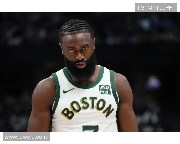 杰伦布朗：从NBA新星到篮球巨星的成长之路与未来展望