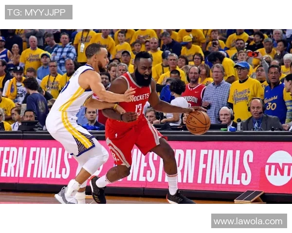 勇士队力克火箭队以122比103取得胜利展现强大团队实力