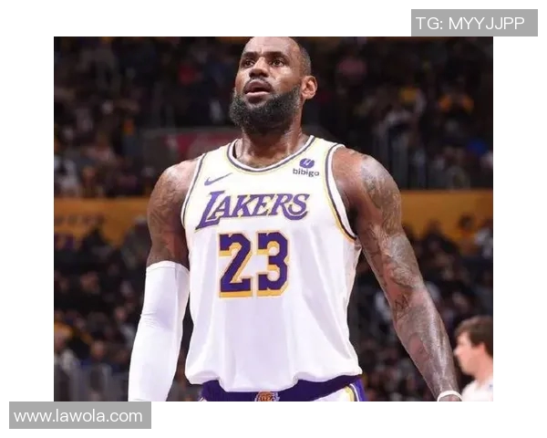 詹姆斯：篮球传奇的崛起与辉煌历程，如何影响了新时代的体育文化